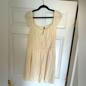 Old navy cream eyelet dress, XL, 100% polyester, new condition no tags